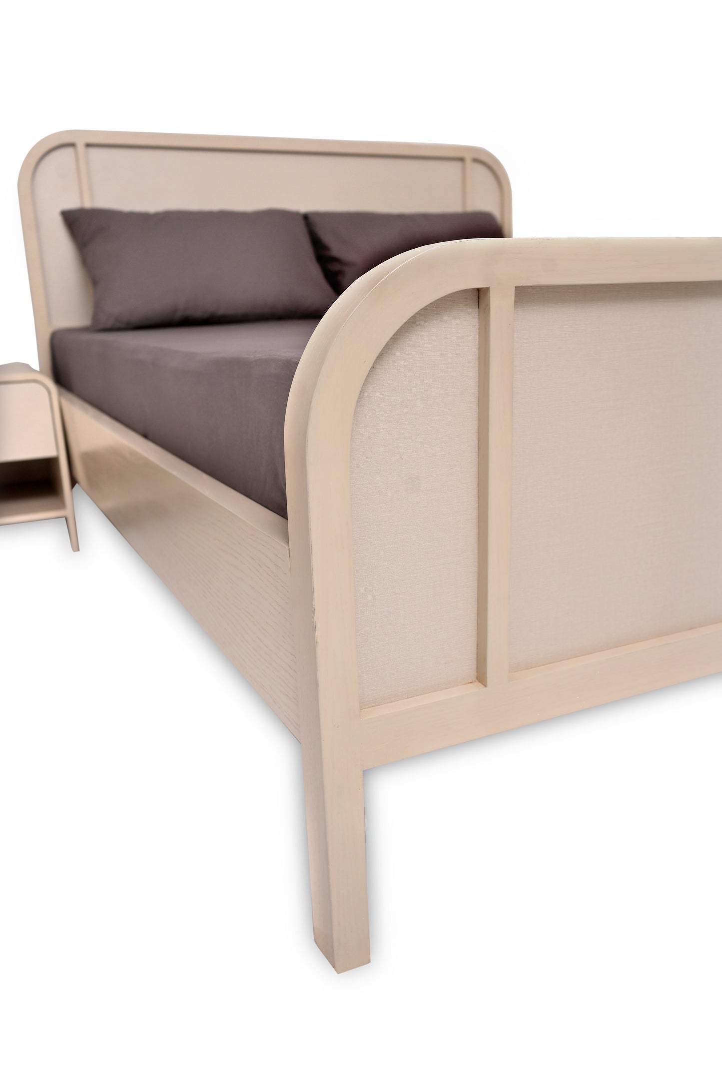 Harold Queen Bed Ð Solid Wood Frame with Upholstered Headboard