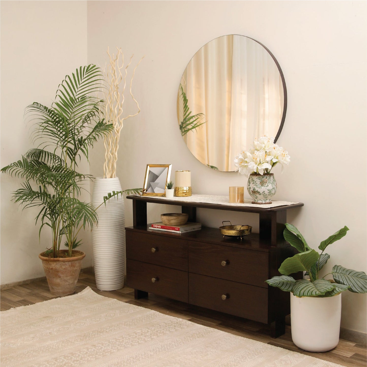 Lowa Arc Bedroom Set Ð Bed, Dresser & Rs 20,000 Gift Card