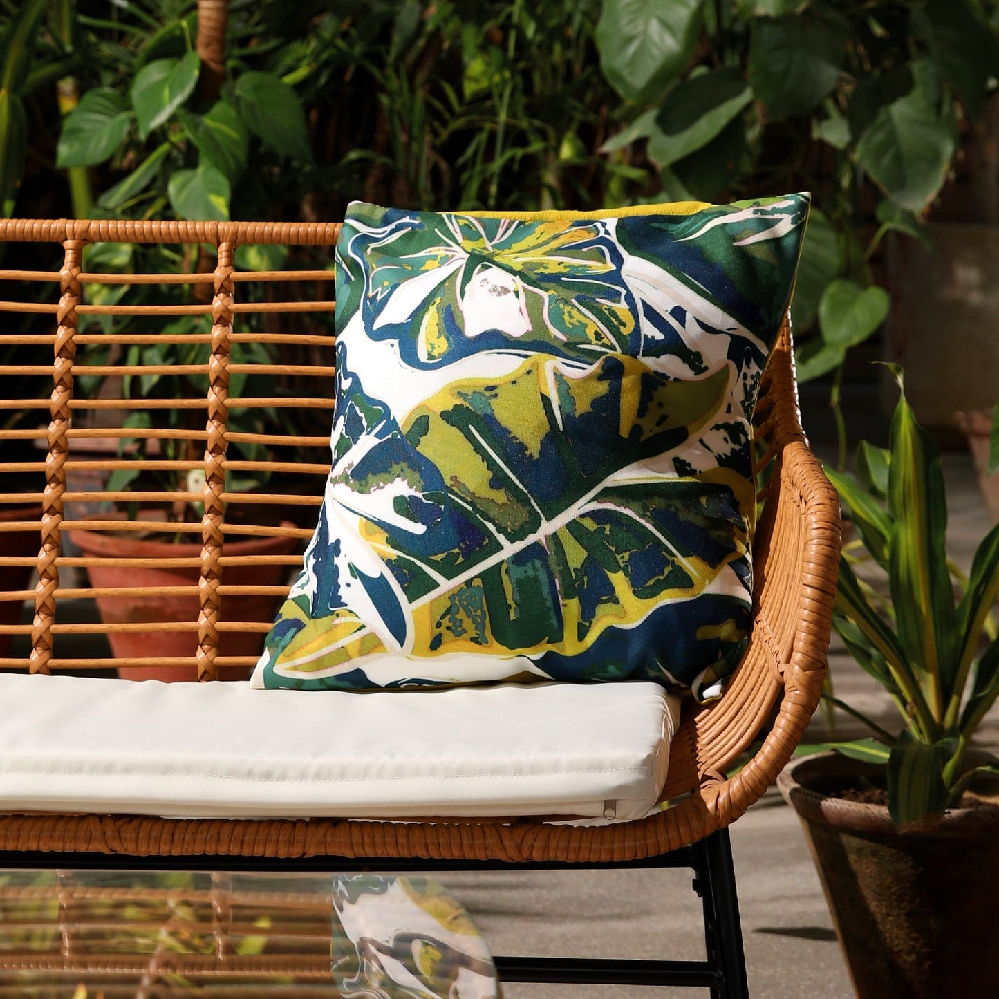 LEAFY LINES CUSHION COVER 20X20