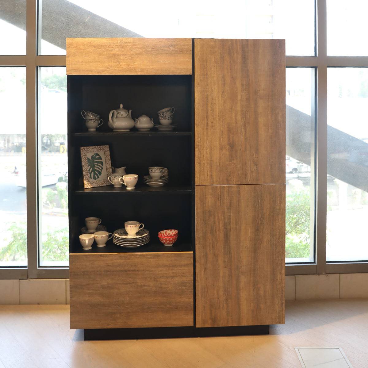 Gravil Crockery Unit