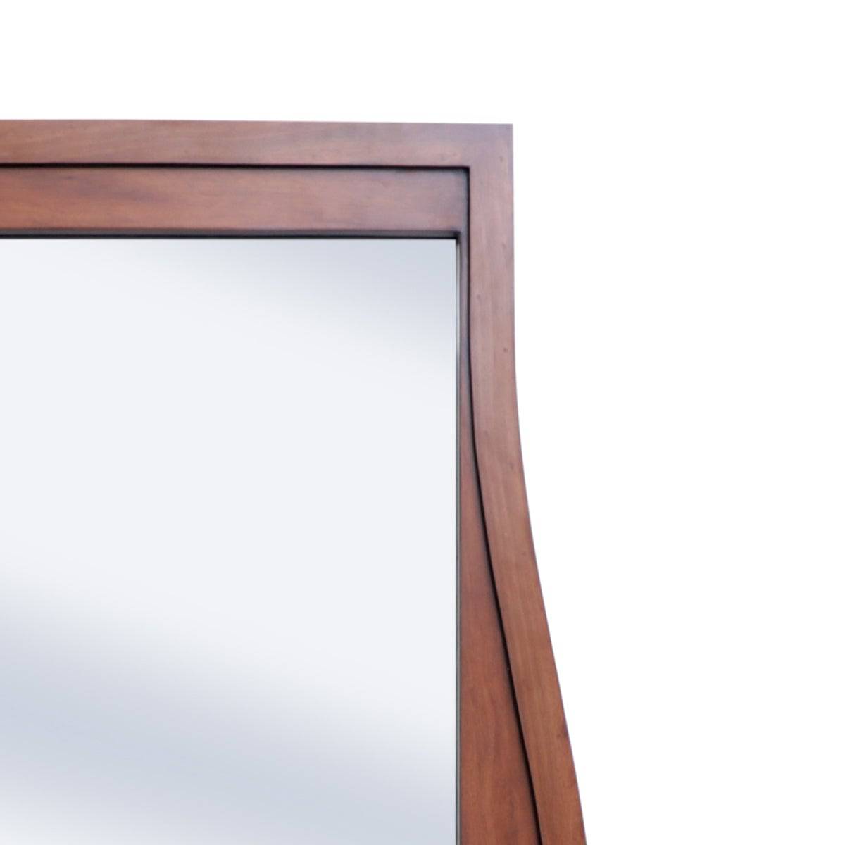 Raven Dresser