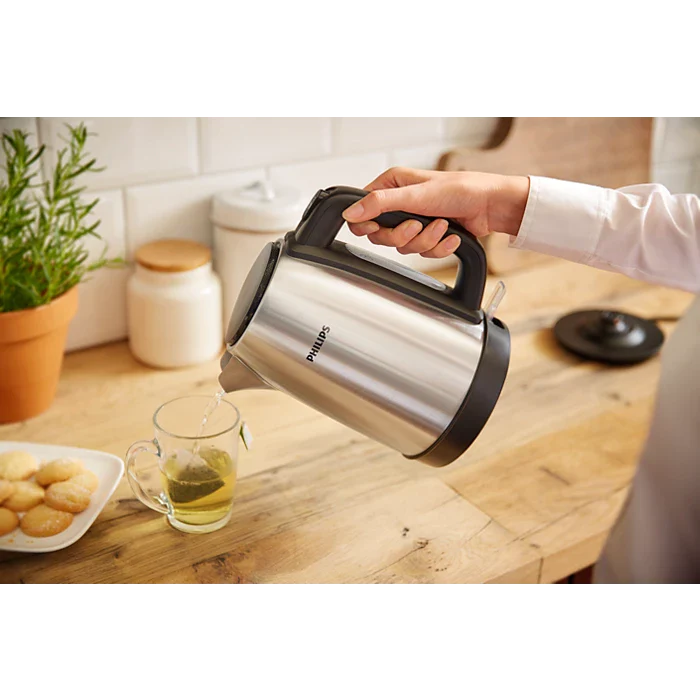 Philips Daily Collection Metal Kettle-Spring Lid, Light indicator HD9350/92